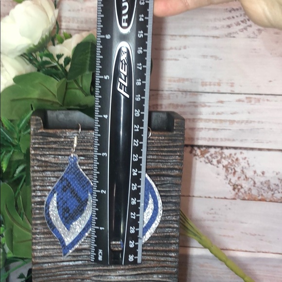 Geometric Earrings - Picture 4 of 5